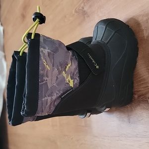 Columbia Bugaboot Celsius Strap kids snow boots